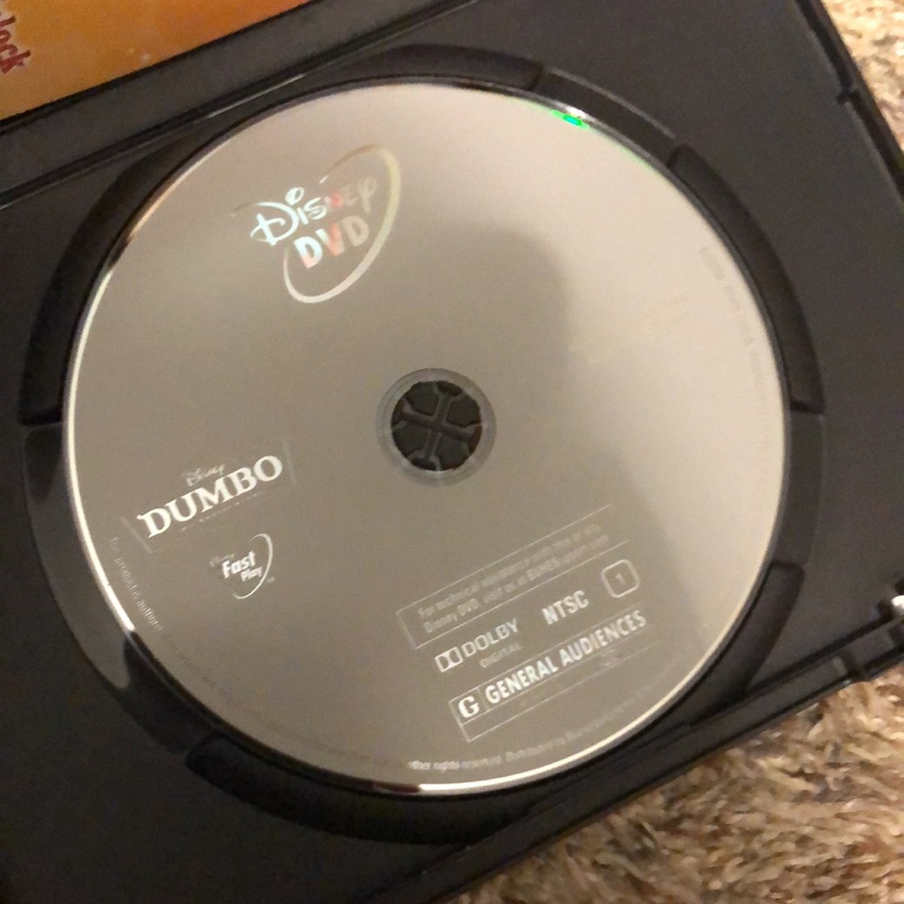 Dumbo DVD - Picture 3 of 3
